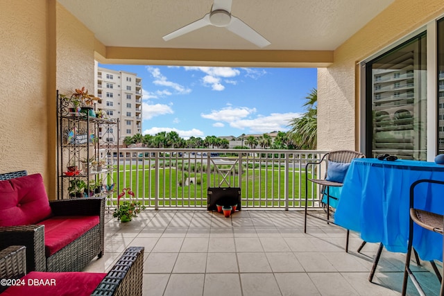 balcony with ceiling fan