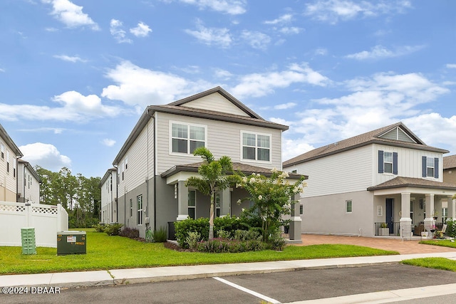 view of front of property with a front yard