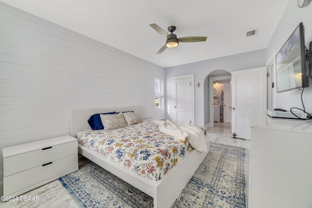 bedroom with ceiling fan