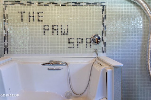 1076 Shockney Dr, Ormond Beach, FL 32174 - full bath featuring a bath and tile walls