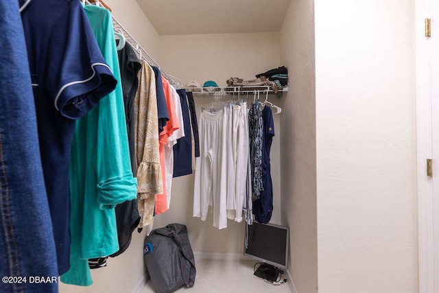 view of spacious closet