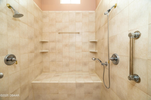 bathroom featuring tiled shower