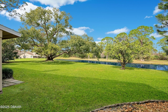 view of yard featuring a water view