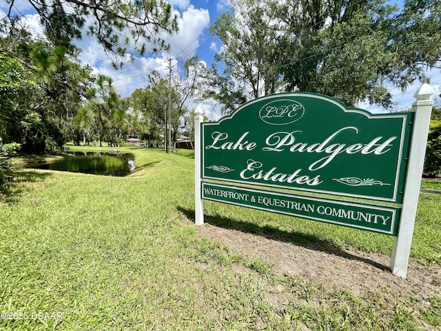 3565 E Lake Dr, Land Olakes, FL 34639 - community sign featuring a lawn
