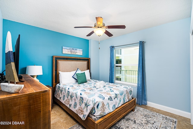 bedroom with ceiling fan