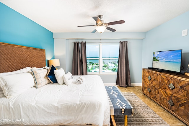 bedroom featuring ceiling fan