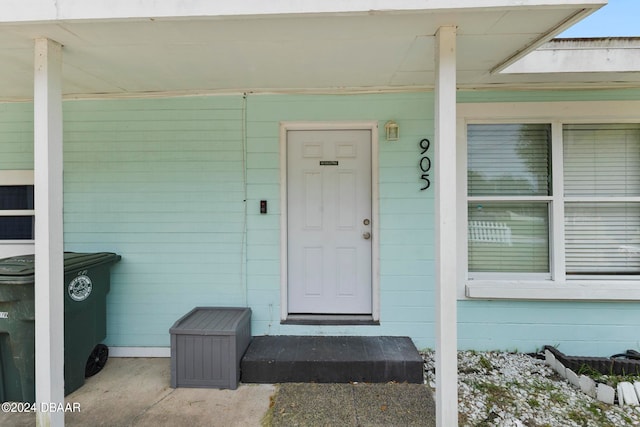 view of property entrance