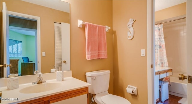 17230 Terraverde Cir Unit 7, Fort Myers, FL 33908 - full bath featuring toilet, vanity, and shower / bath combo with shower curtain