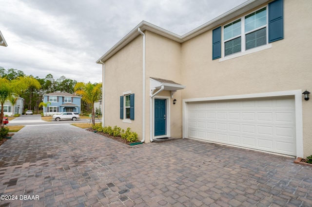 view of front facade with a garage