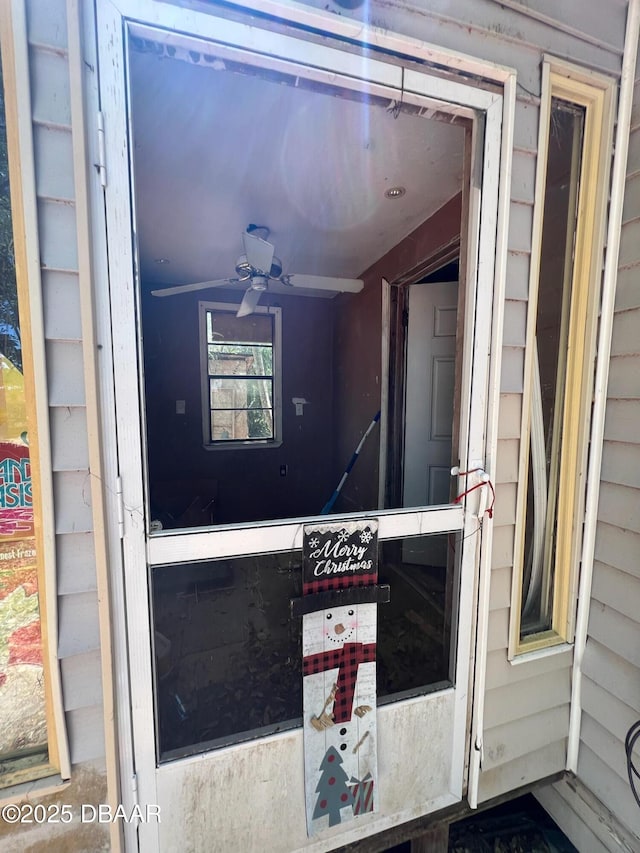 1412 Wood St, Deland, FL 32724 - entrance to property featuring ceiling fan