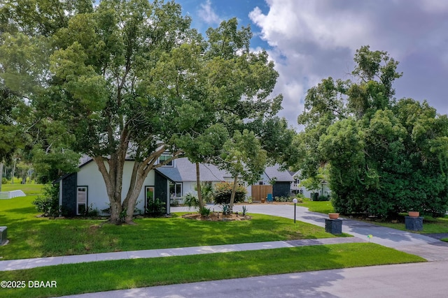 view of front of house with a front yard