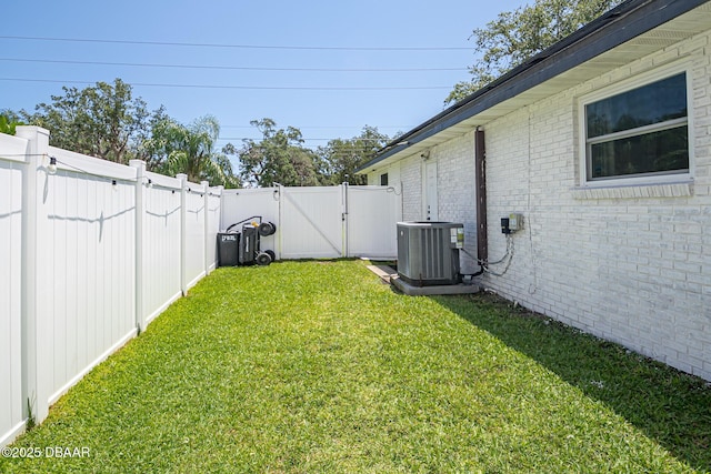 792 N Beach St, Ormond Beach, FL 32174 - fenced backyard with a gate