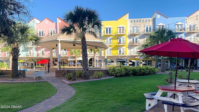 view of home's community featuring a yard