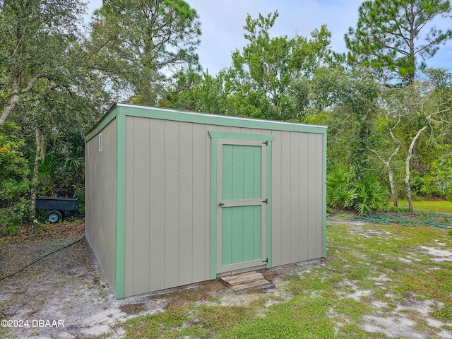 view of outbuilding