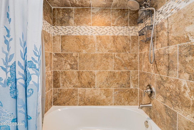 bathroom featuring shower / bath combo