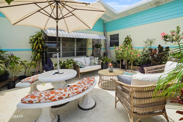 view of patio featuring an outdoor hangout area