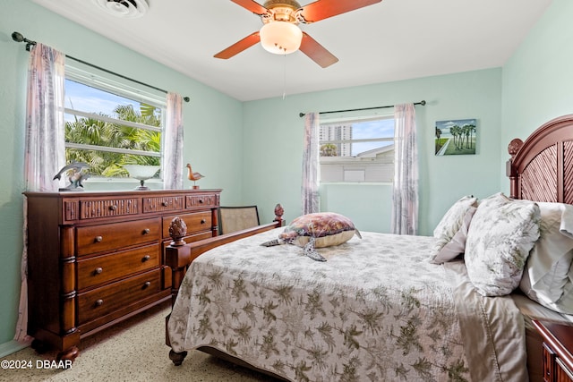 bedroom with ceiling fan