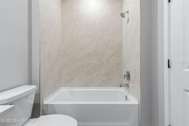 21 Weymouth Ln, Palm Coast, FL 32164 - full bathroom featuring toilet and washtub / shower combination