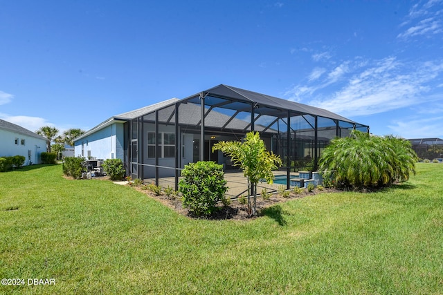 view of yard featuring a lanai