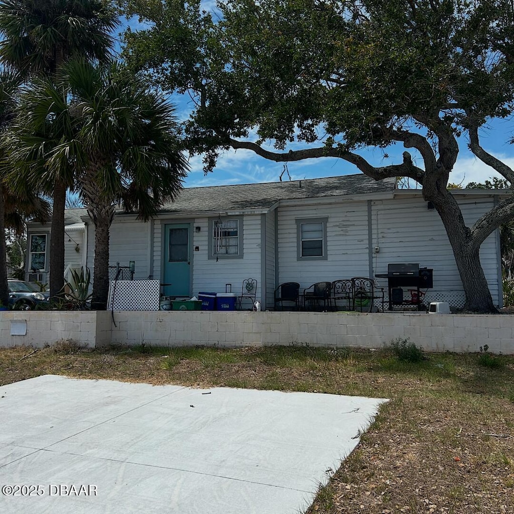 221 S Oleander Ave, Daytona Beach, FL 32118 - view of front of home
