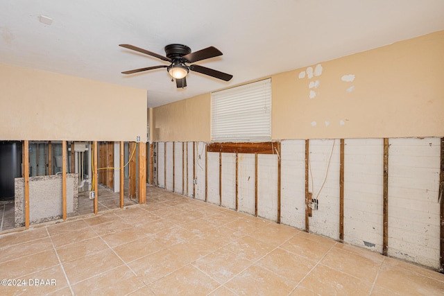 unfurnished room featuring ceiling fan