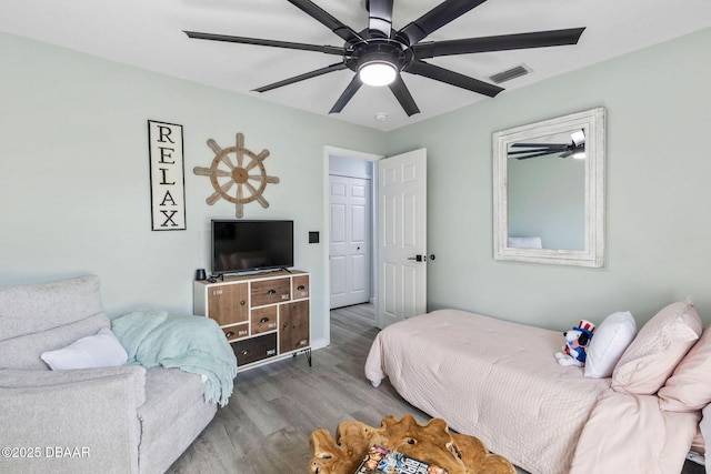 30 Bay Ct, Ormond Beach, FL 32174 - bedroom with wood finished floors and ceiling fan