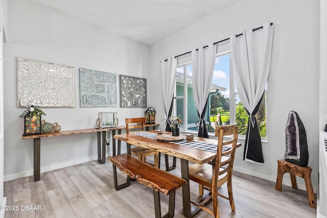 30 Bay Ct, Ormond Beach, FL 32174 - dining space featuring light wood-style flooring