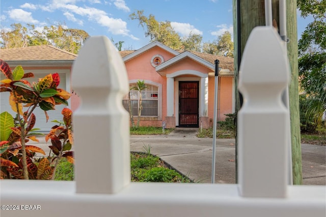 view of front of property