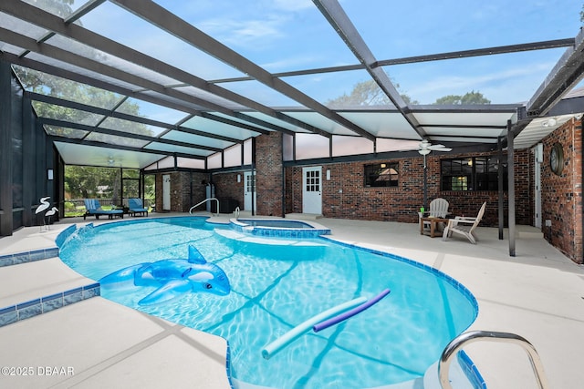 1 River Bluff Ct, Ormond Beach, FL 32174 - view of pool with ceiling fan, a patio, a pool with connected hot tub, and a lanai