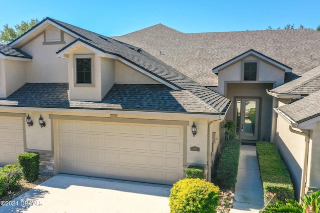 view of front facade featuring a garage