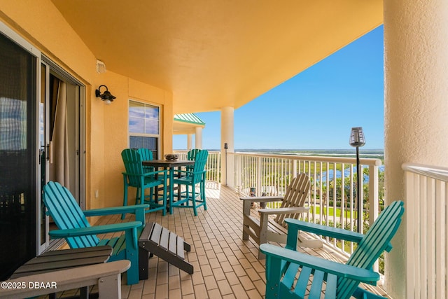 balcony with a sunroom