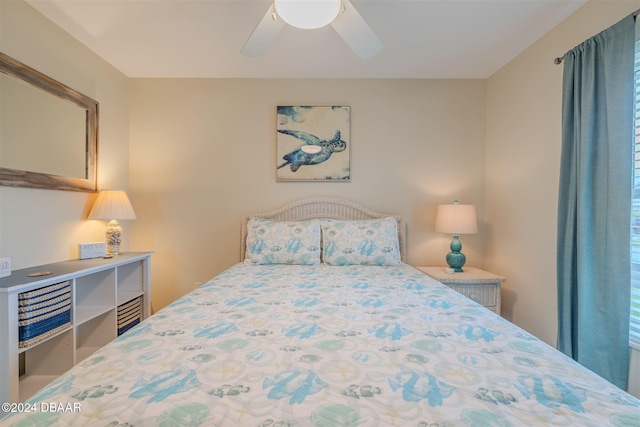 bedroom featuring ceiling fan