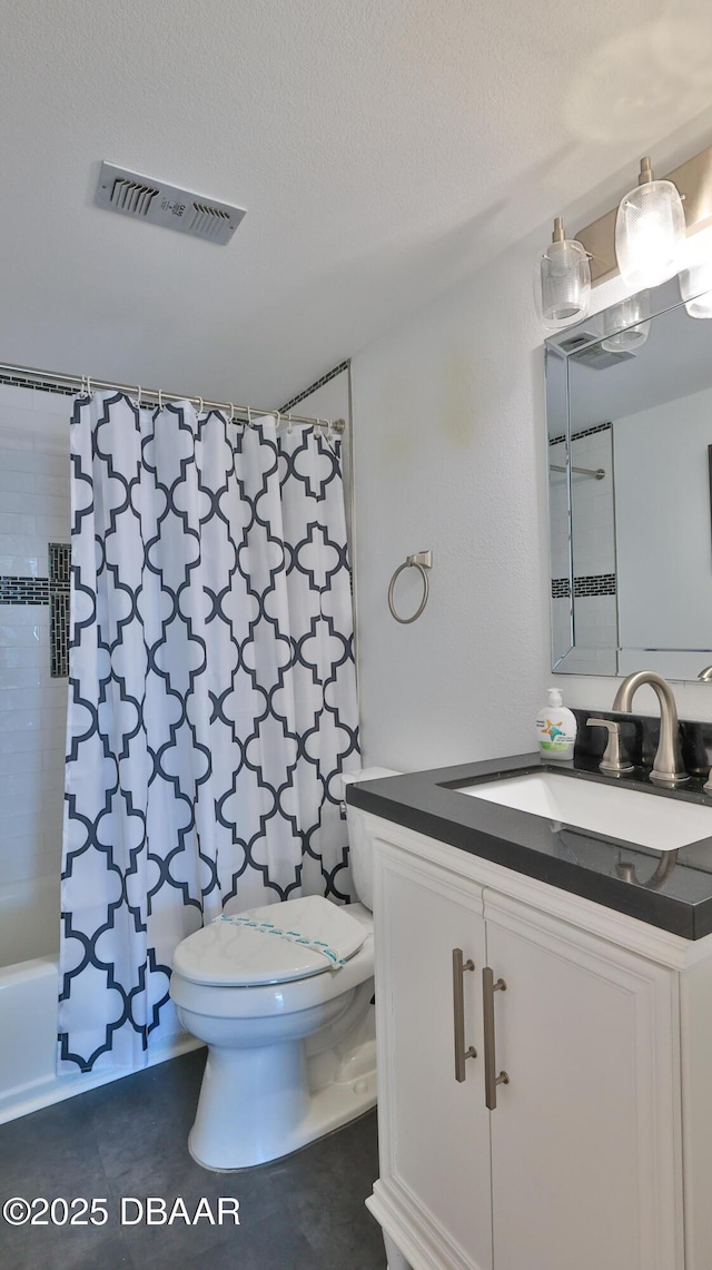 2625 S Atlantic Ave Unit 5Sw, Daytona Beach, FL 32118 - full bath with vanity, shower / bath combo with shower curtain, and a textured ceiling