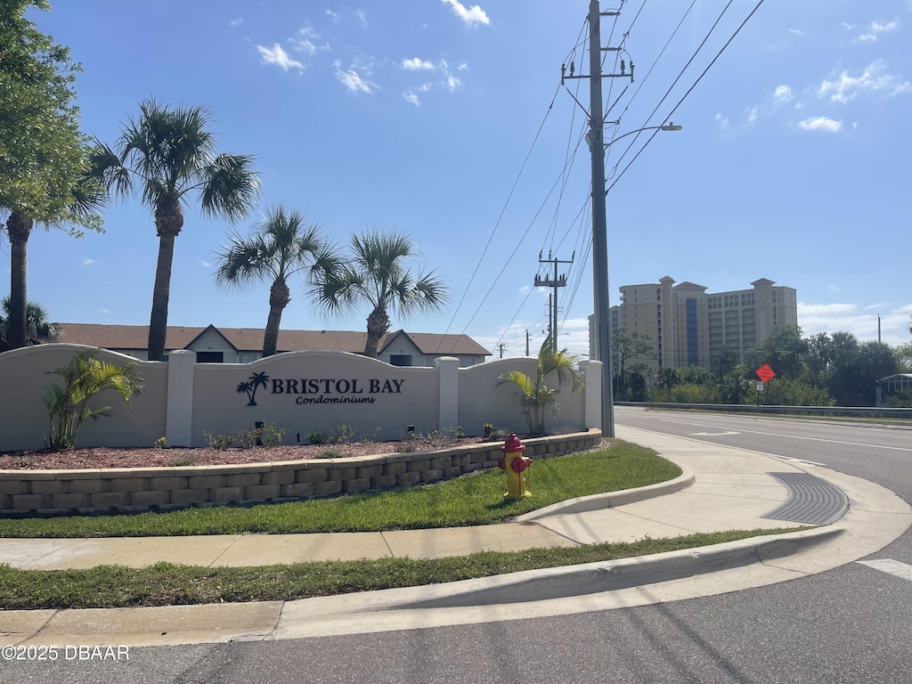 view of community / neighborhood sign