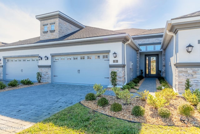 view of front facade with a garage