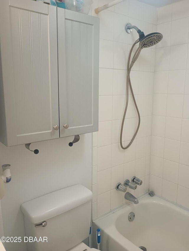 full bathroom featuring toilet and shower / bathtub combination