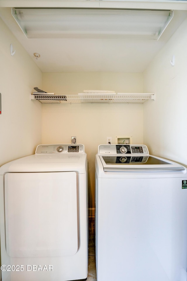 laundry area featuring washer and clothes dryer