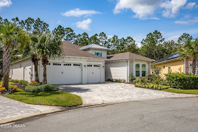 view of front facade featuring a garage