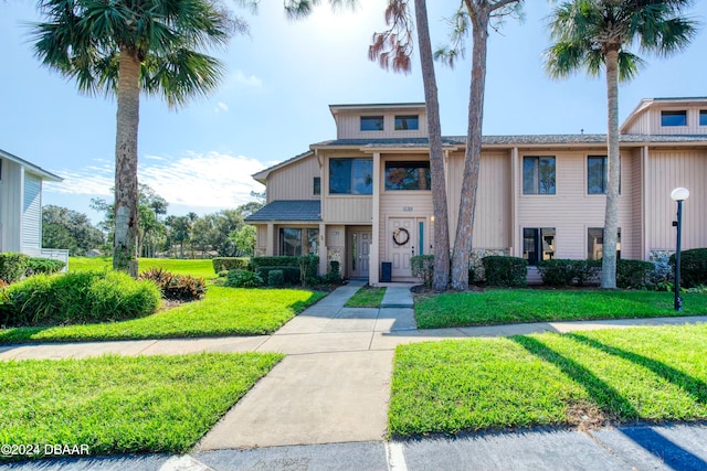 view of front of house with a front yard