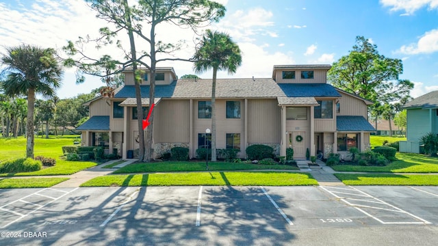 view of front of house with a front yard