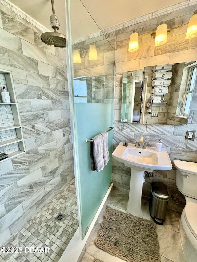 153 University Cir, Ormond Beach, FL 32176 - full bath featuring a stall shower and tile walls