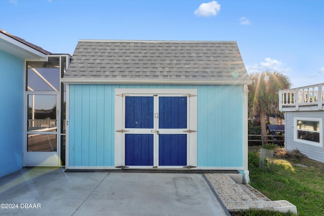 view of outbuilding