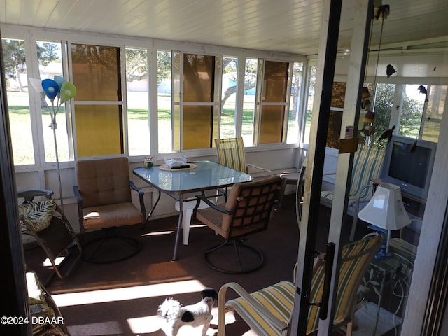 view of sunroom / solarium