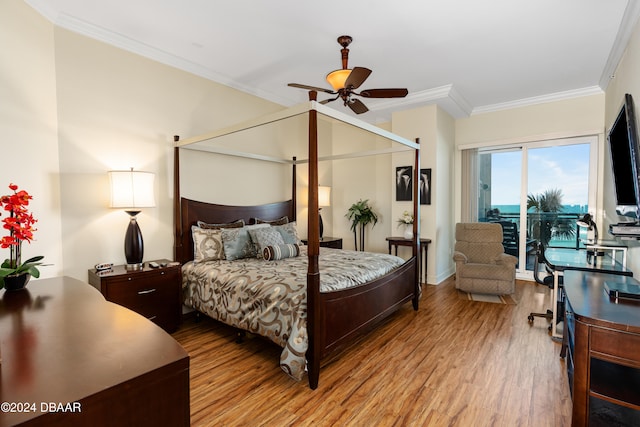 bedroom featuring access to outside, light hardwood / wood-style flooring, ceiling fan, and ornamental molding