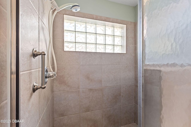 7 Sea Park Ter, Ormond Beach, FL 32176 - bathroom featuring a tile shower
