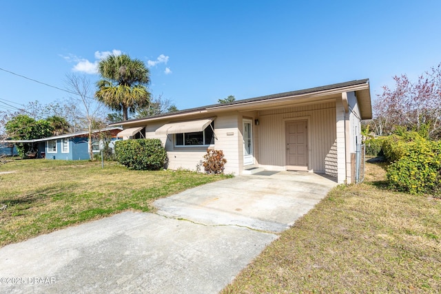 view of front of house with a front yard