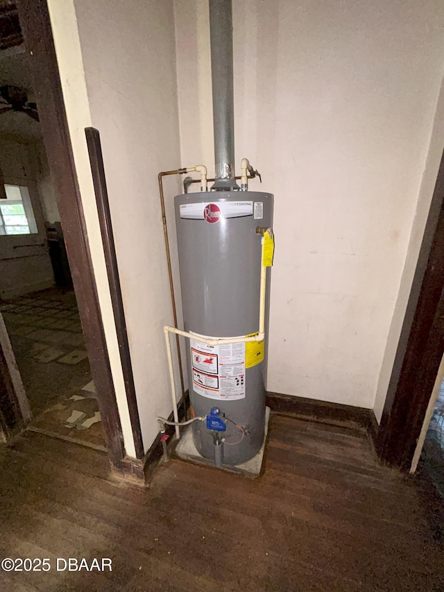 208 Bellevue Ave, Daytona Beach, FL 32114 - utility room with gas water heater