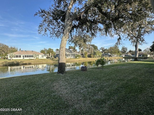 view of yard featuring a water view