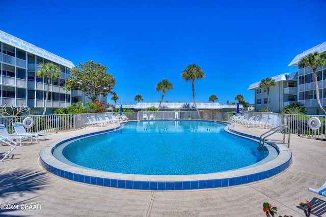 view of swimming pool