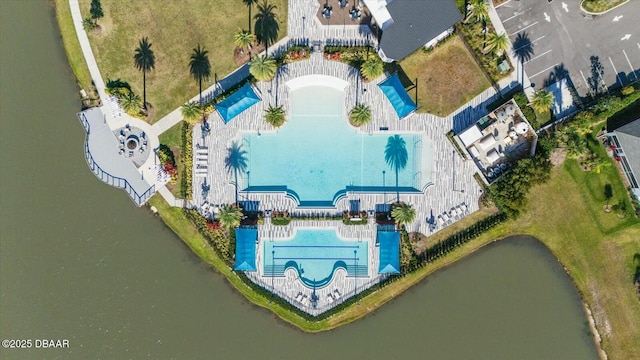 540 Mosaic Blvd, Daytona Beach, FL 32124 - bird's eye view of a pool and a large body of water